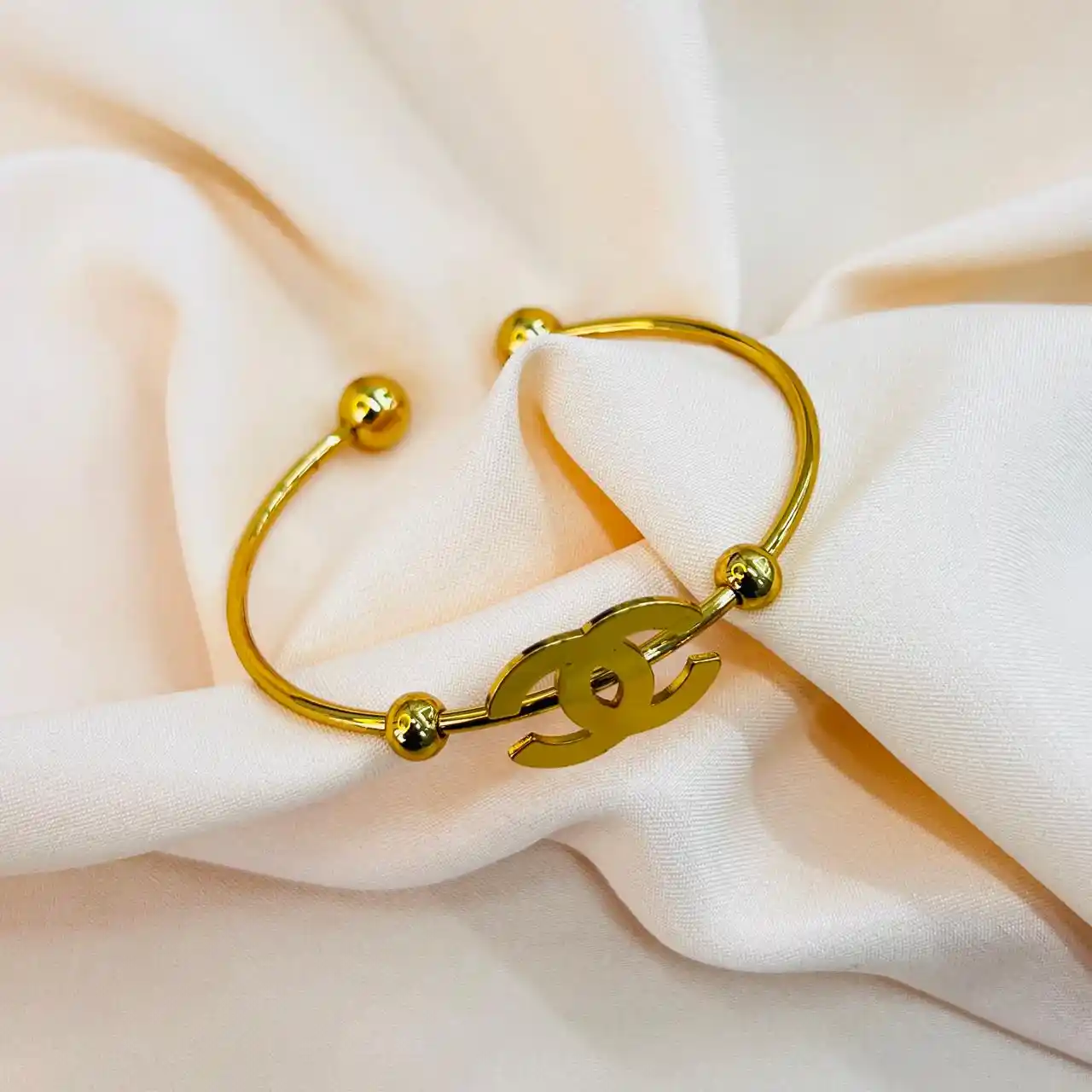 Luxury Designer 18K Gold Plated Double C Shape Stylish Elegant Stainless Steel Bracelet for Women