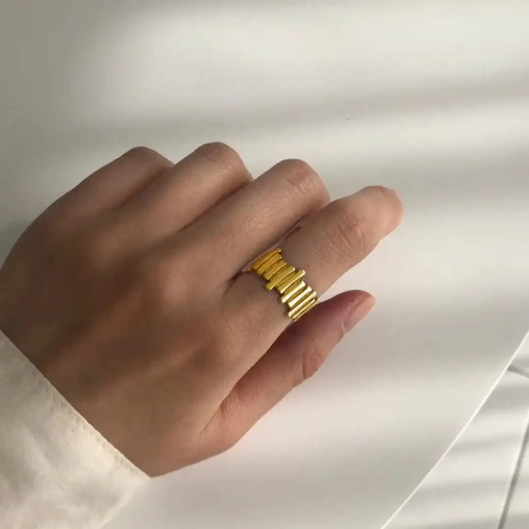 New irregular rectangular cut open end ring - Image 3