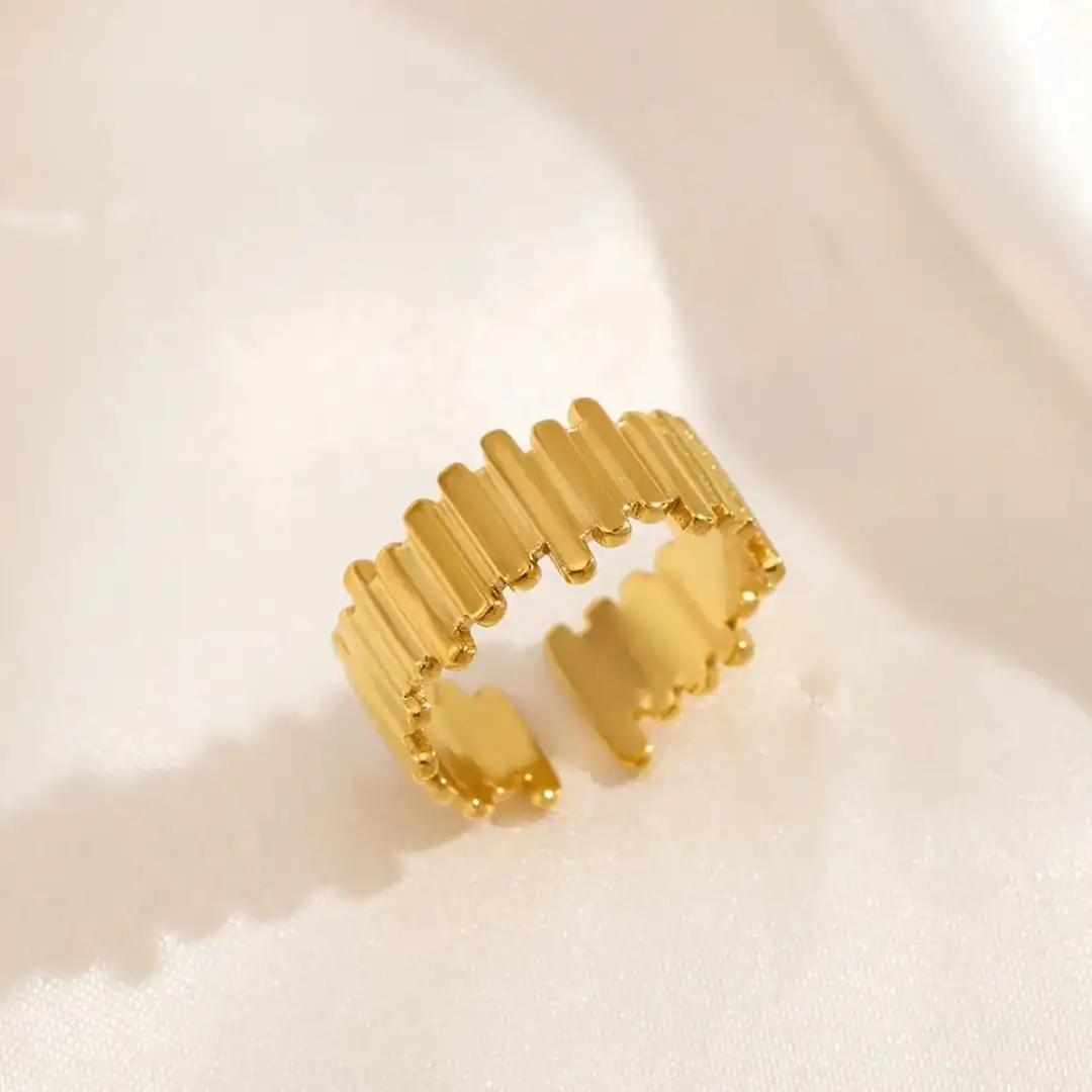 New irregular rectangular cut open end ring - Image 4